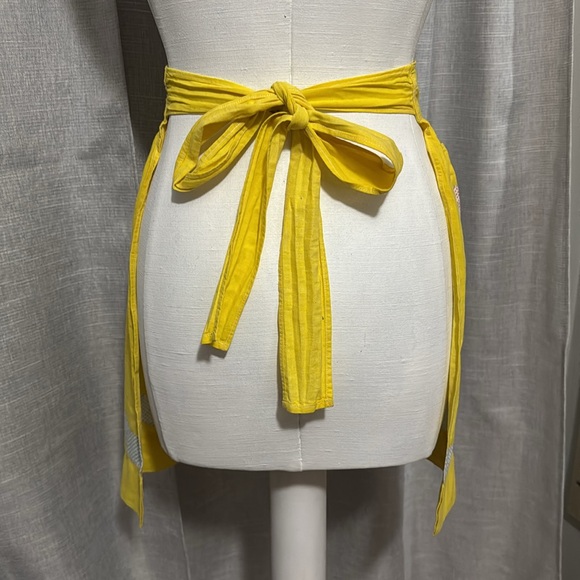 Vintage Apron-Bright Yellow Floral with Mini Polka Dot Print-EUC - Picture 8 of 12
